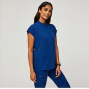 Women’s FIGS Rafaela Top in Electric Blue